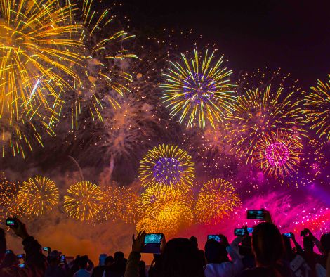 oud en nieuw vuurwerk kerstmarkt maastricht